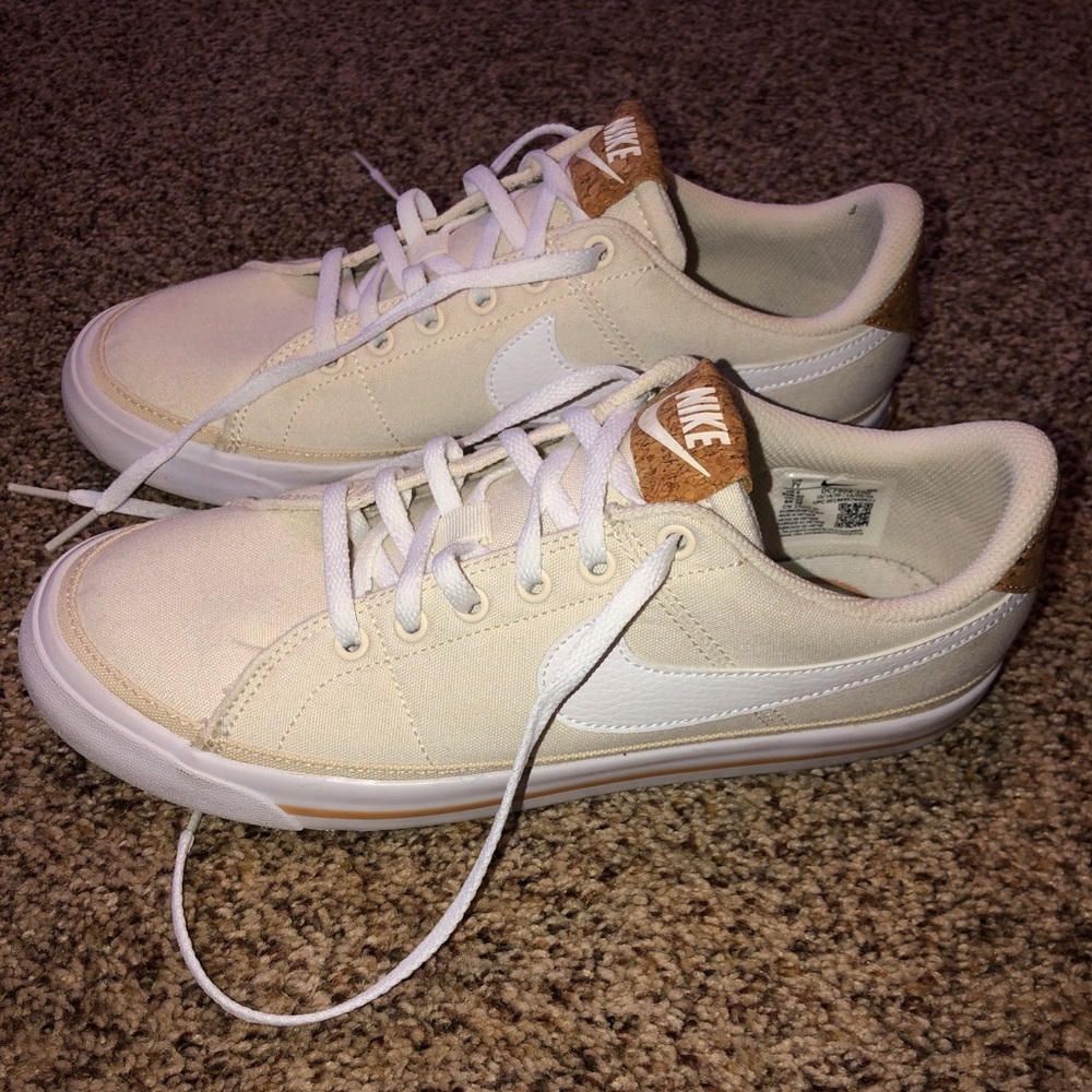 Nike sneakers 7Y